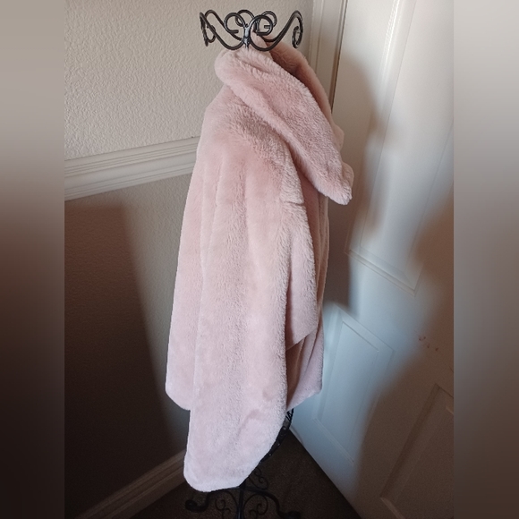 Fair Haven Pink Fluffy Jacket Size L Soft, Zipper Front - Picture 4 of 8